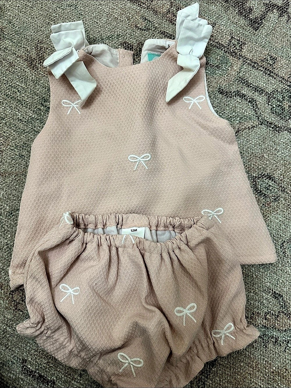 Smocked Flamingo Baby Pink Bow honeycomb bloomer set 12M Like New